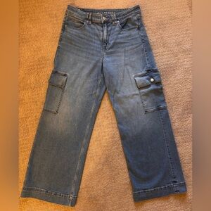 AE Drape Stretch Super High-Waisted Cargo Baggy Wide-Leg Jean SIZE 10 SHORT